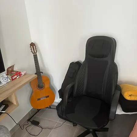Cozy With Garden, Massage Apartment